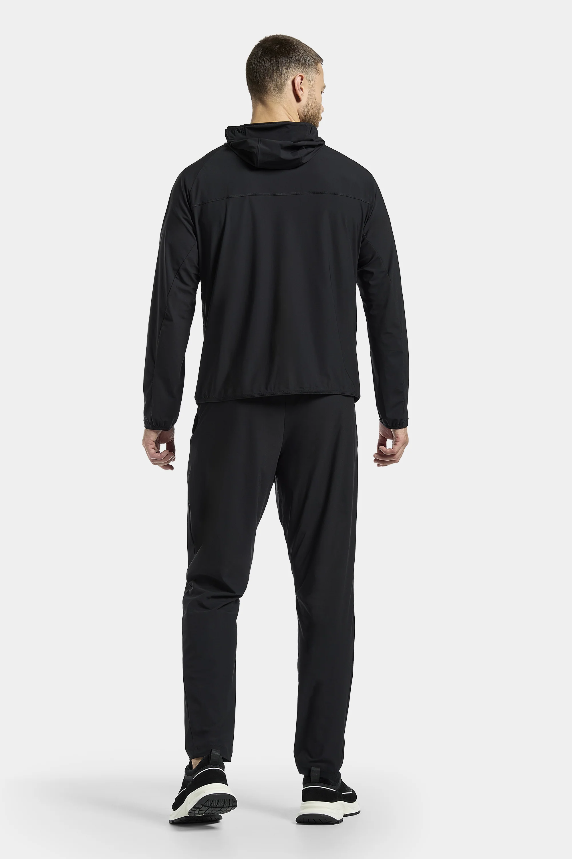 THE ACTIVE HOODED WINDBREAKER - Image 3