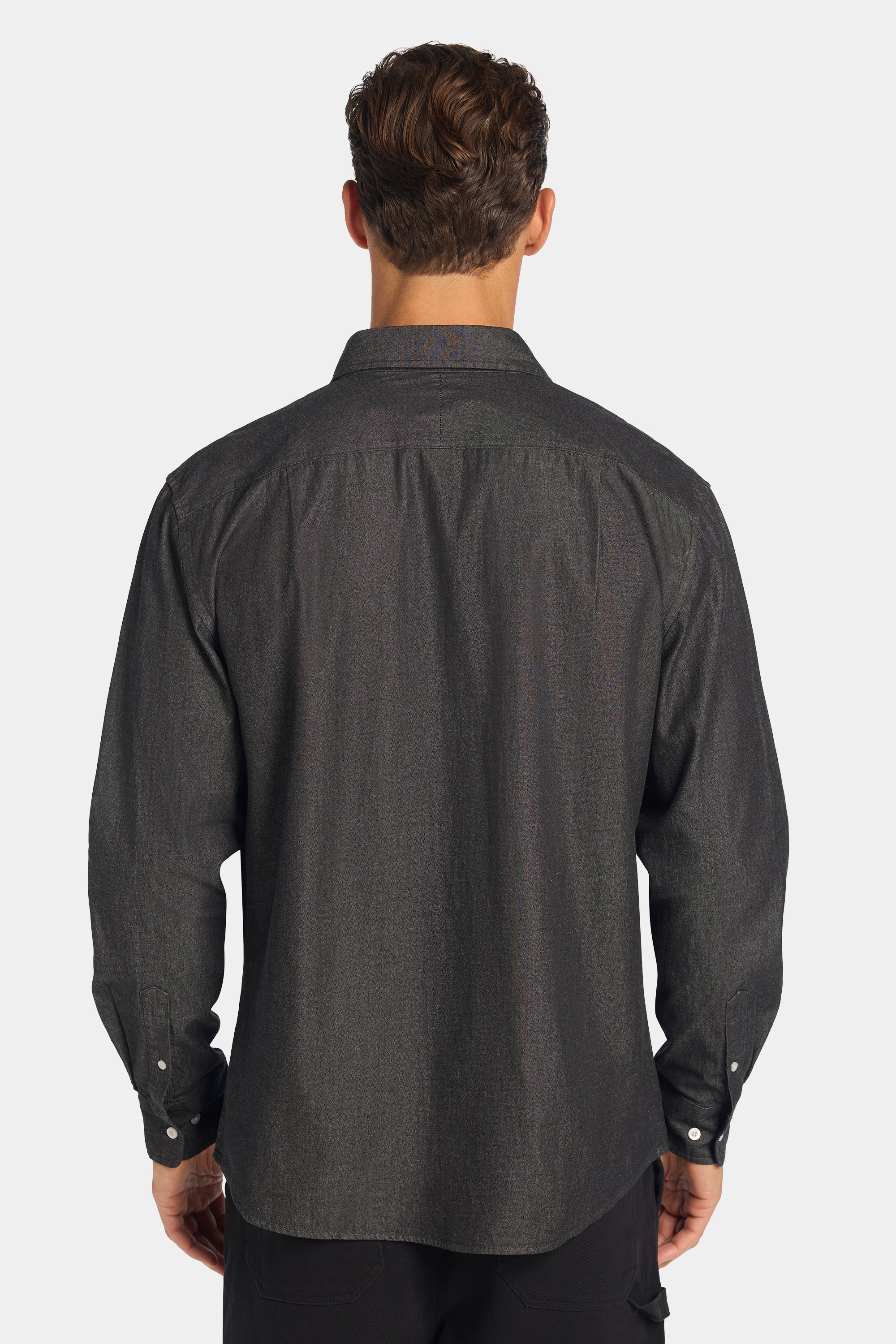 THE CHAMBRAY SHIRT - Image 4