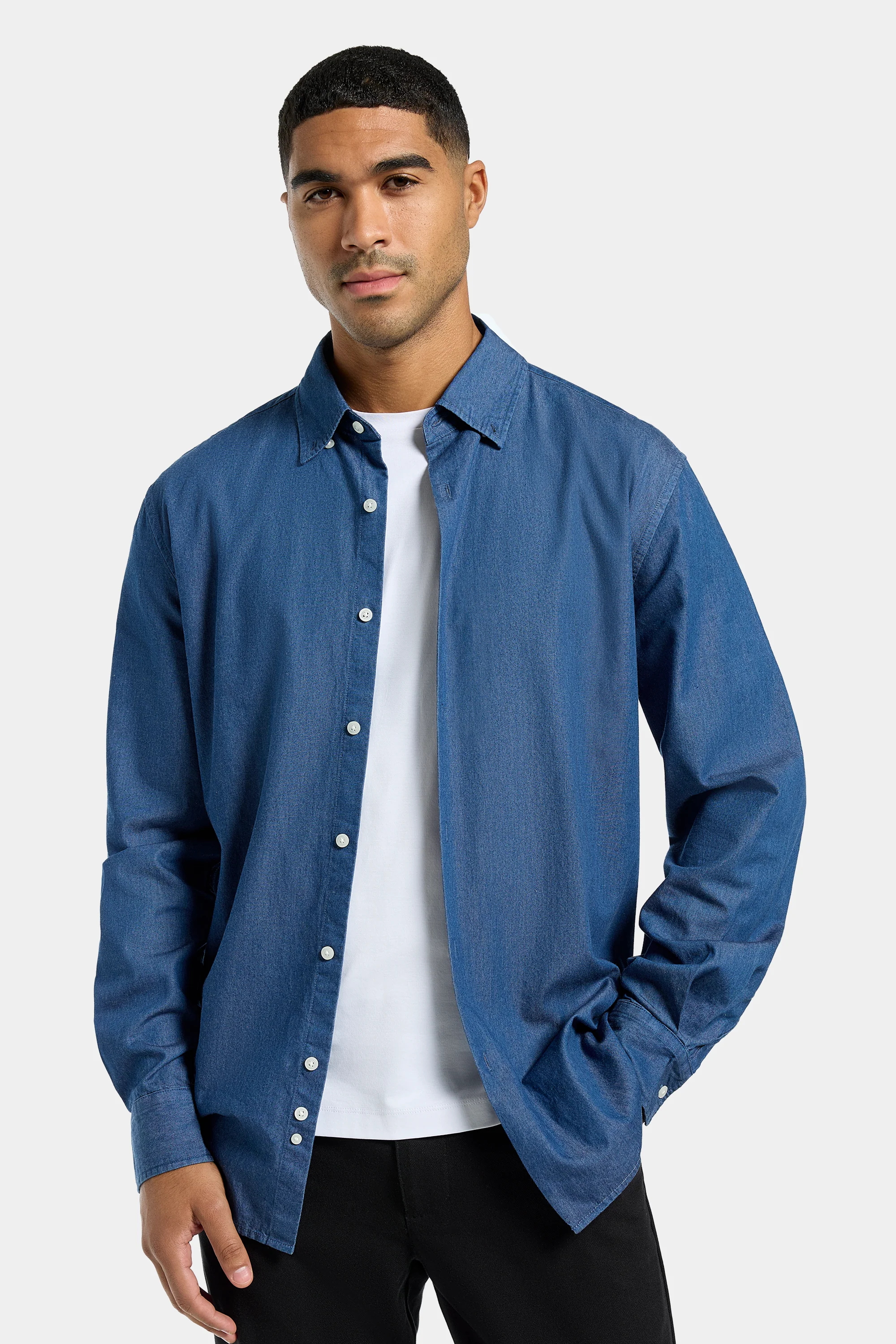 THE CHAMBRAY SHIRT - Image 8