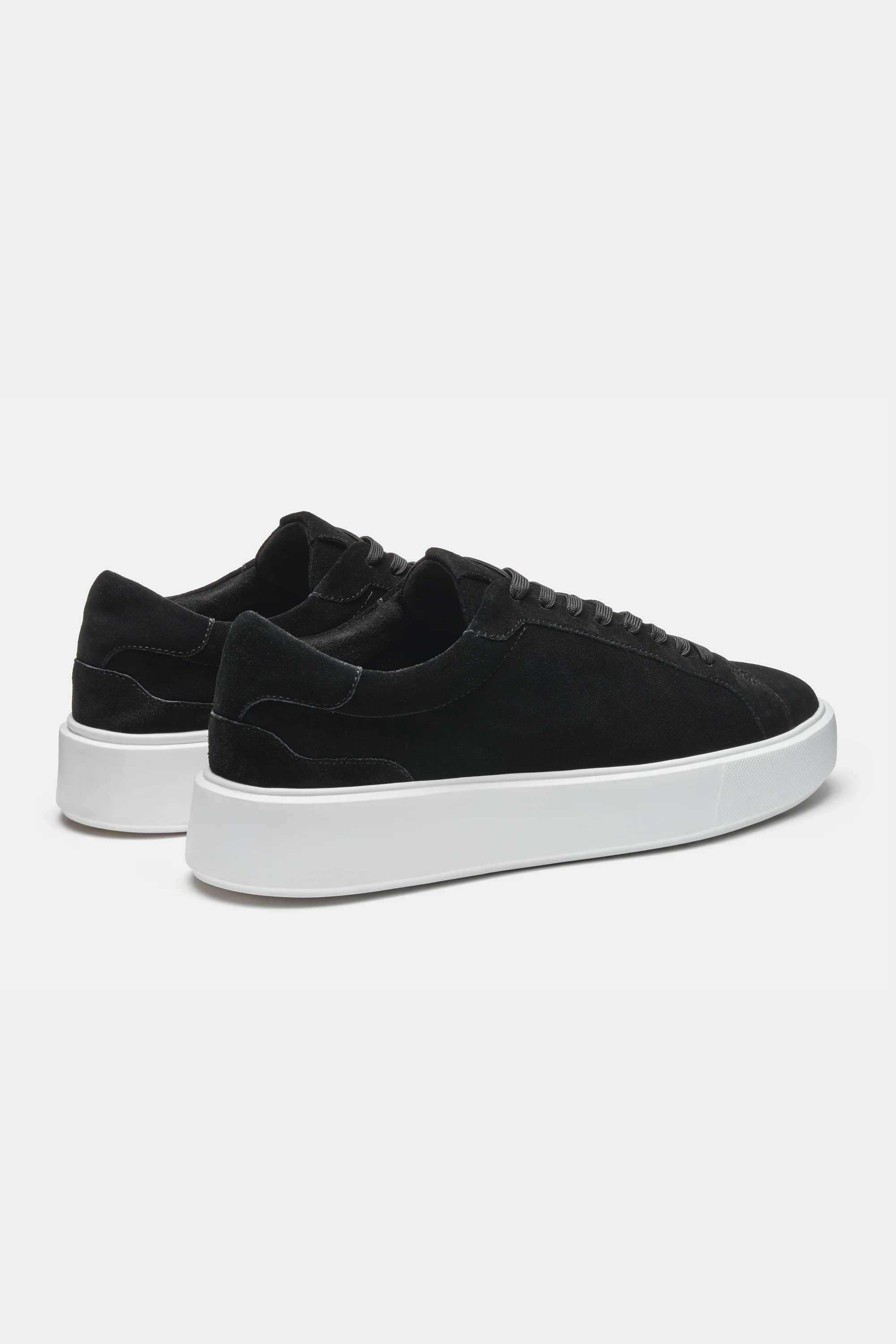 THE CLASSIC SUEDE TRAINER - Image 15