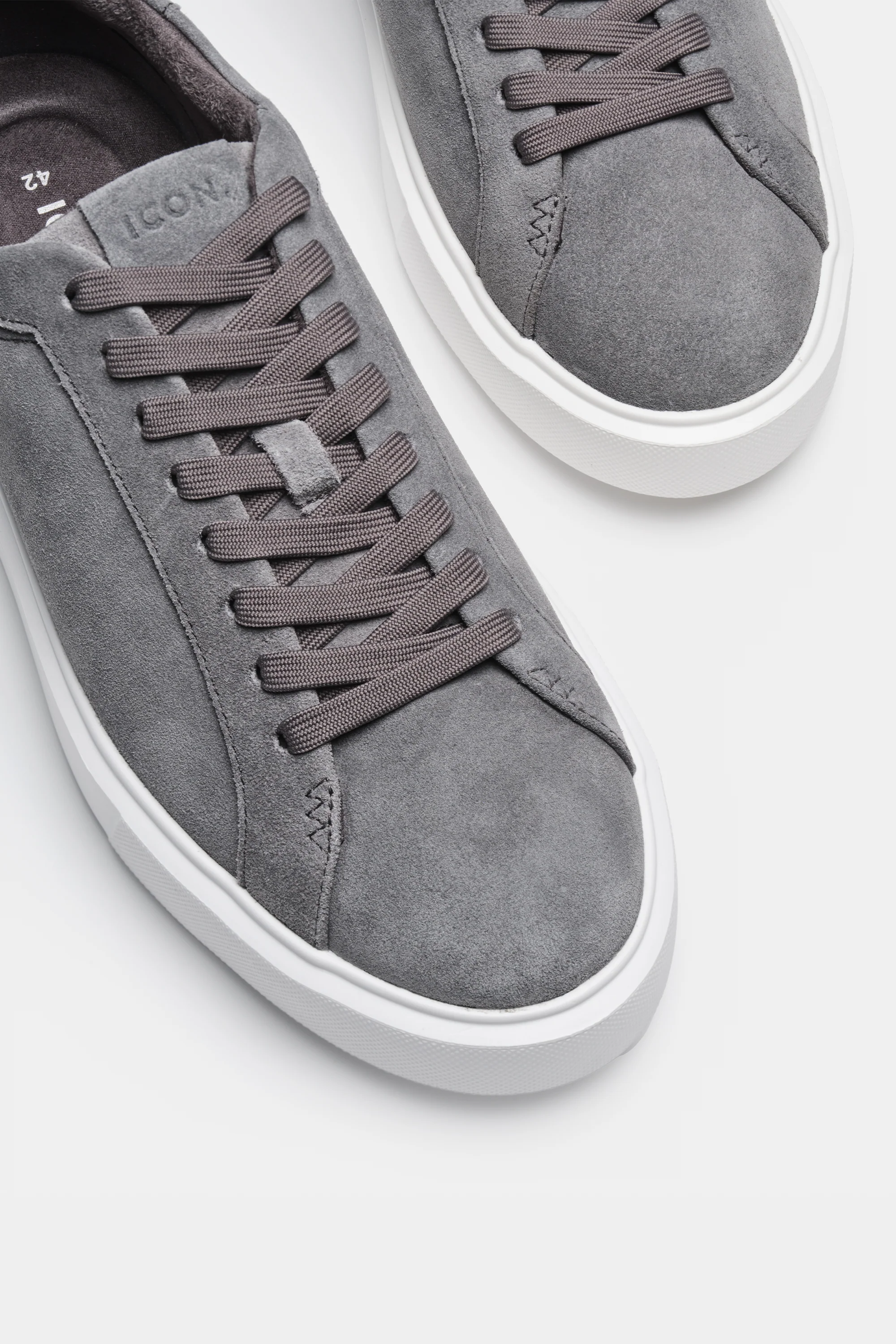 THE CLASSIC SUEDE TRAINER - Image 23