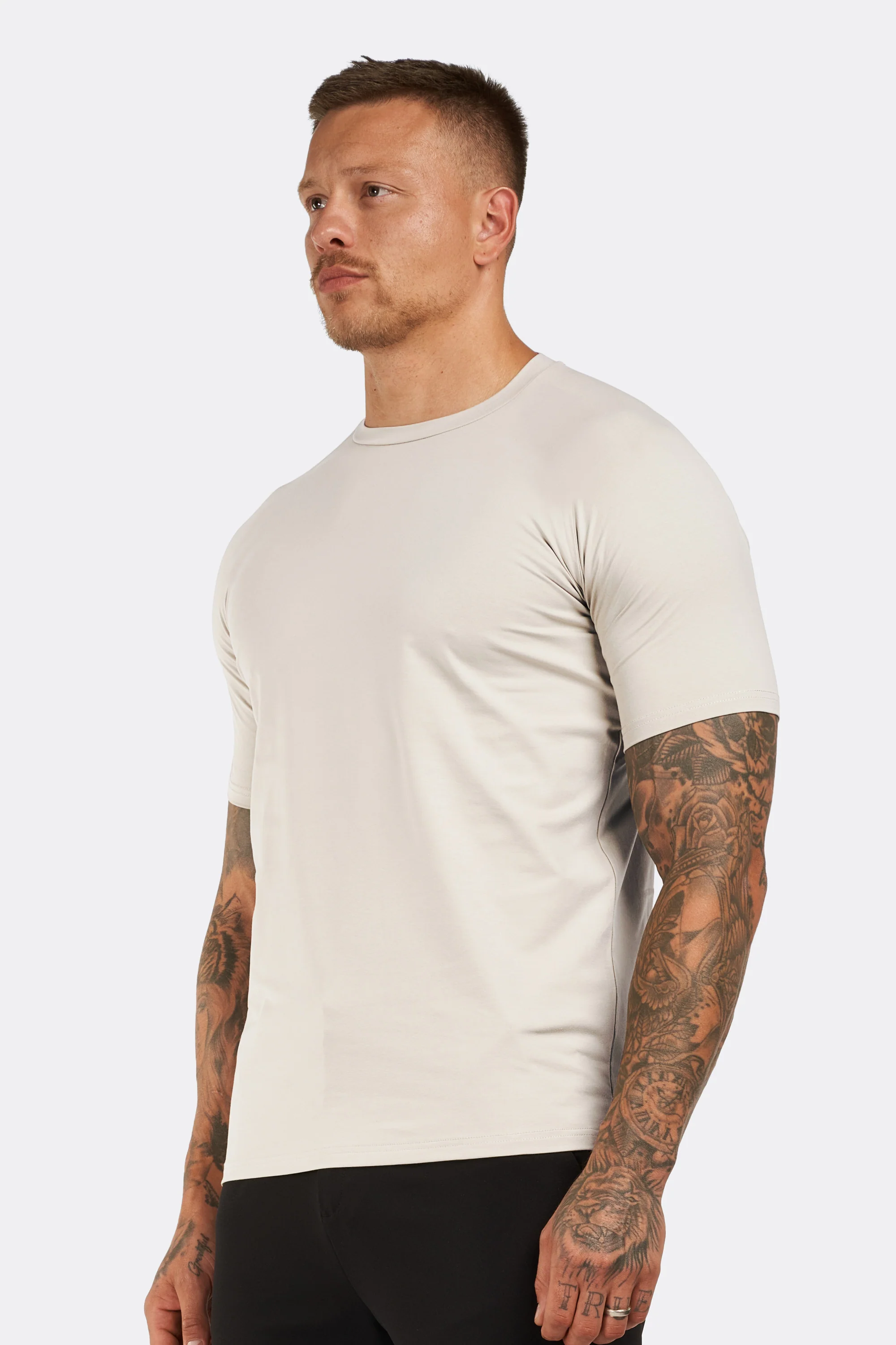 THE ESSENTIAL T-SHIRT - Image 10