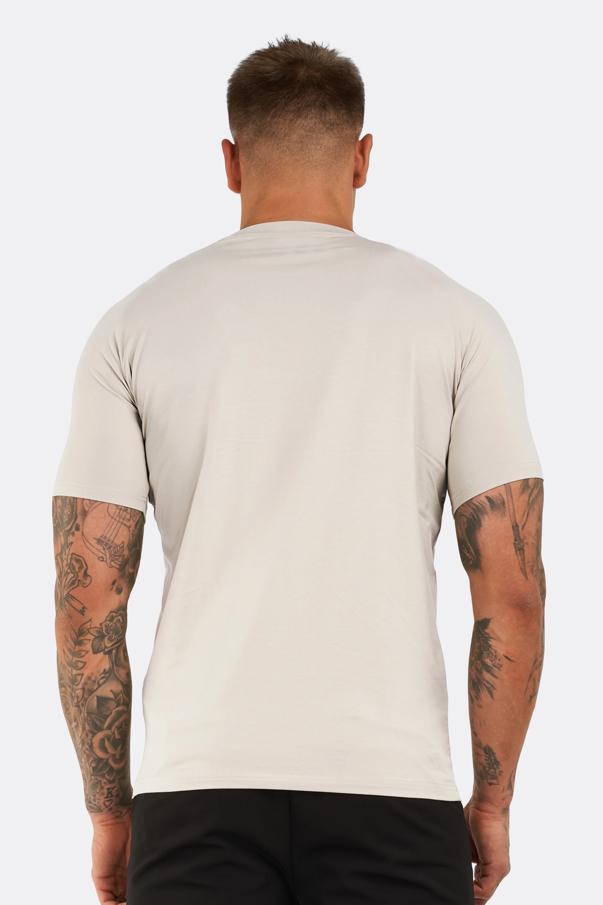 THE ESSENTIAL T-SHIRT - Image 9
