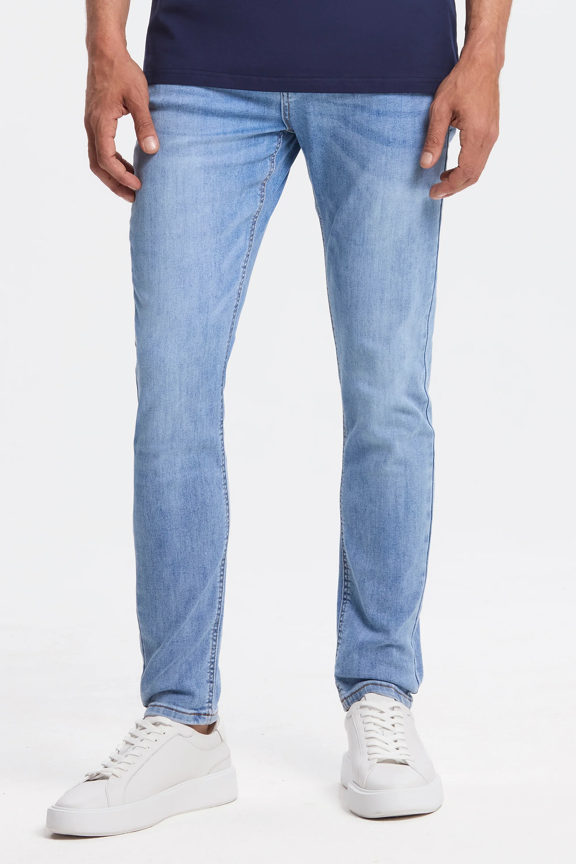 THE JAXON JEANS - Image 4