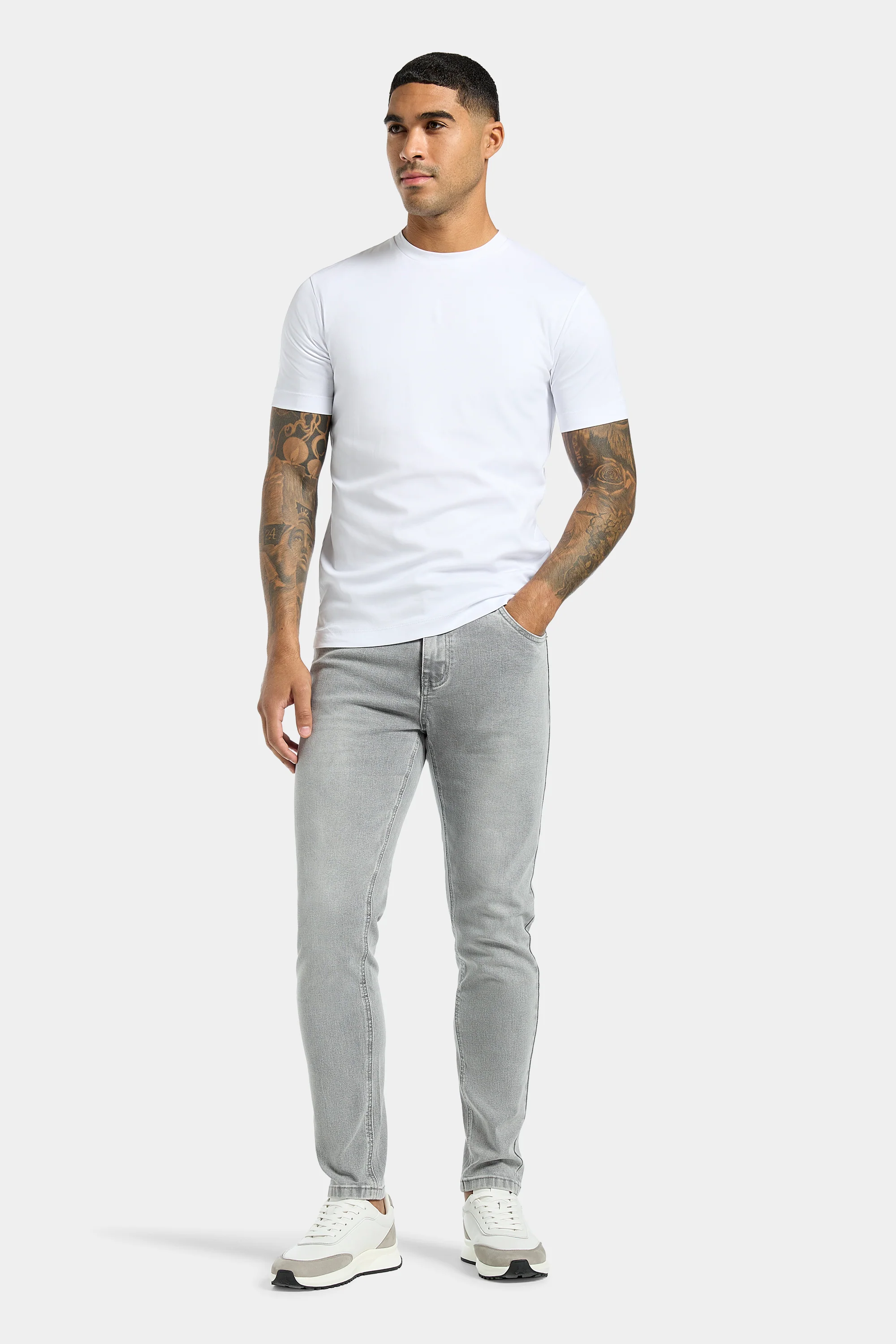 THE MATTEO SLIM JEANS - Image 11