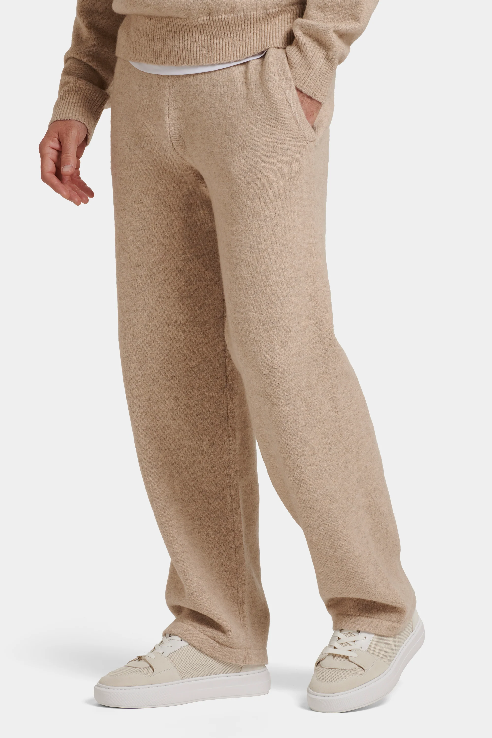 THE SAVONA JOGGER - Image 23